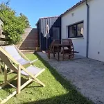 Maison Independante Climatisee A Deux Pas Des Plages, Confort Et Detente Assures بيت للعطل *