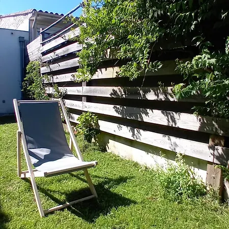 Maison Indépendante Climatisée à Deux Pas Des Plages, Confort Et Détente Assurés